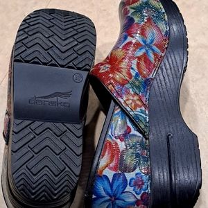 Floral Dansko